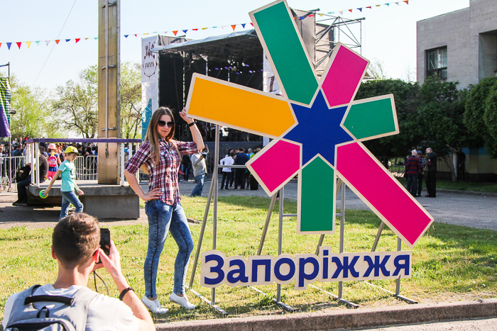 Тысячи людей пришли послушать Jamala и LAUD: как стартовал фестиваль Zaporizhzhia Jazzy (Фоторепортаж)