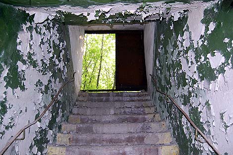 МЧС-ники проверяют убежища на случай ЧП
