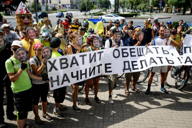 Хватит обещать, начните делать: в Запорожье снова митинговали велосипедисты