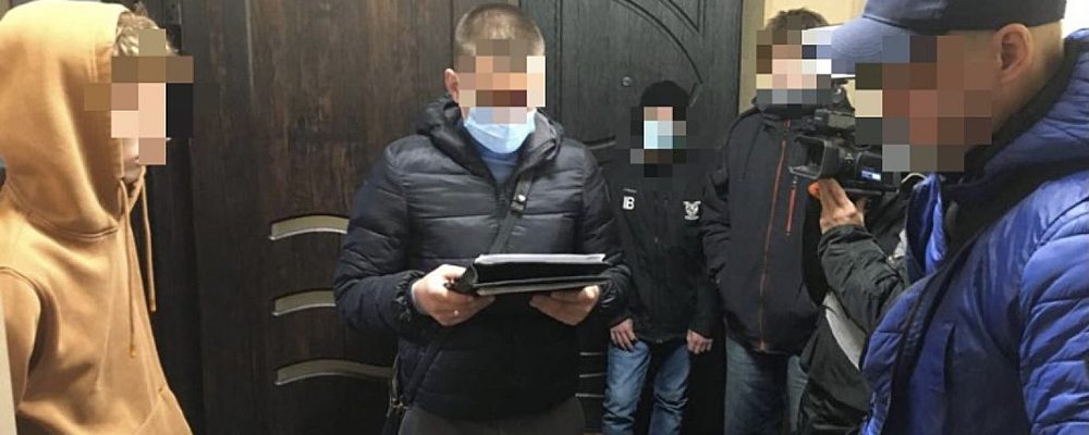 Парень из Запорожья создал фейковое приложение "Дія" для подделки документов