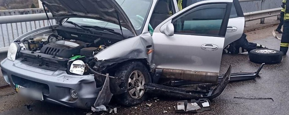 На плотине ДнепроГЭС в аварии пострадали 7 человек, среди которых дети